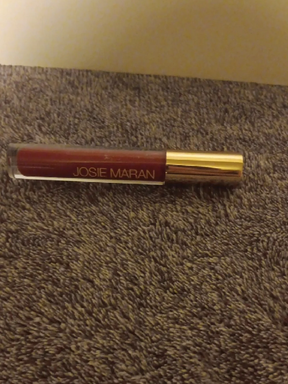 JOSIE MARAN Liquid Lip Gloss in Deep Berry